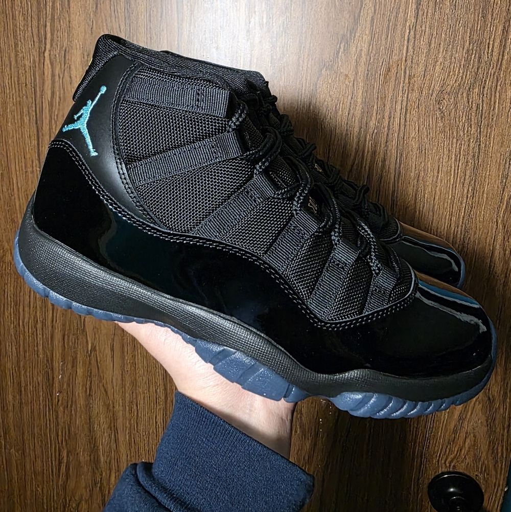Brand new ds jordan retro 11 gamma sneakers size 8 and 9 men's.